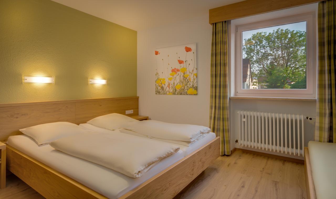 Hotel Gasthof Zur Post Unterfoehring Room photo
